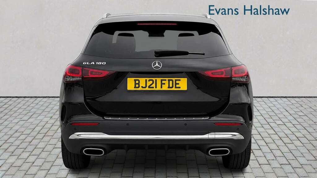 Mercedes-Benz GLA Class 180 Amg Line Premium Plus 2021 BJ21FDE Black #3