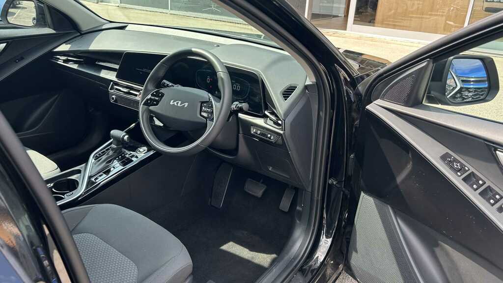 Kia Niro 1.6 Gdi 136 Hybrid Pure Dct 2025 LB75YOW Black #3