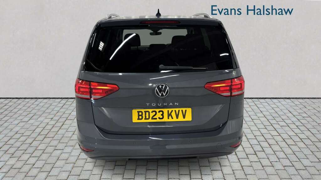 Volkswagen Touran 1.5 Tsi Evo Se Family Dsg 2023 Grey #4