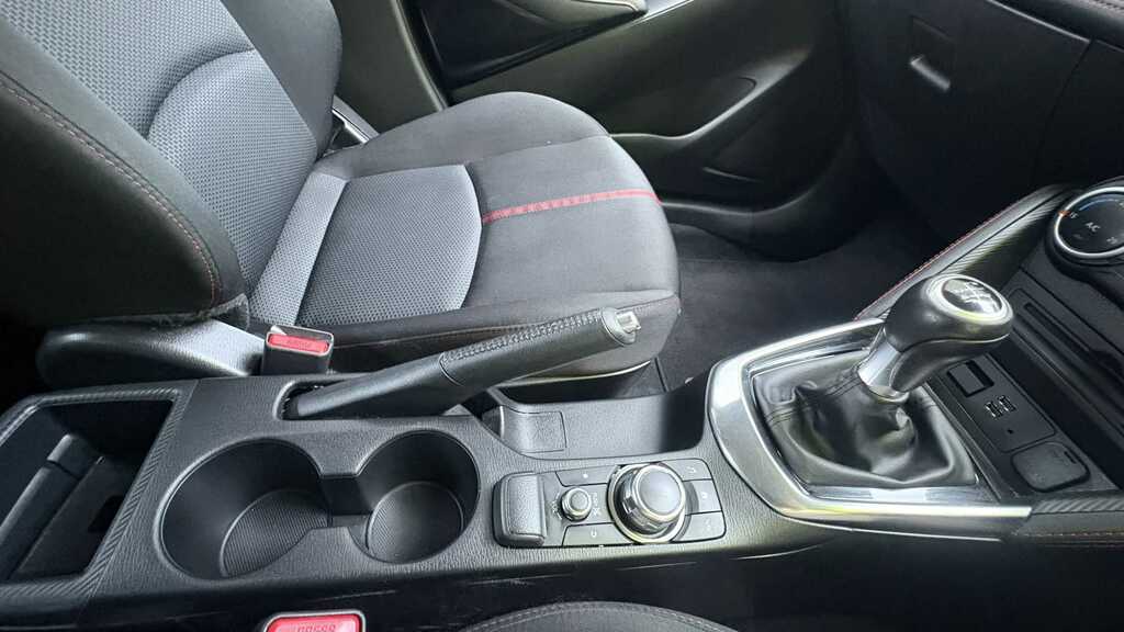Mazda 2 1.5 Sport Nav 2015 White #3