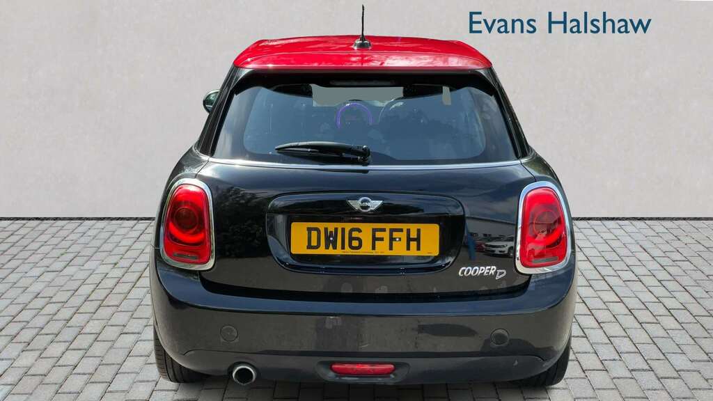 Mini Hatch 1.5 Cooper D 2016 Black