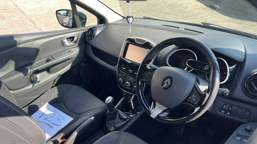 Renault Clio 1.2 16V Dynamique Nav 2016 HV16ZTG Black #5