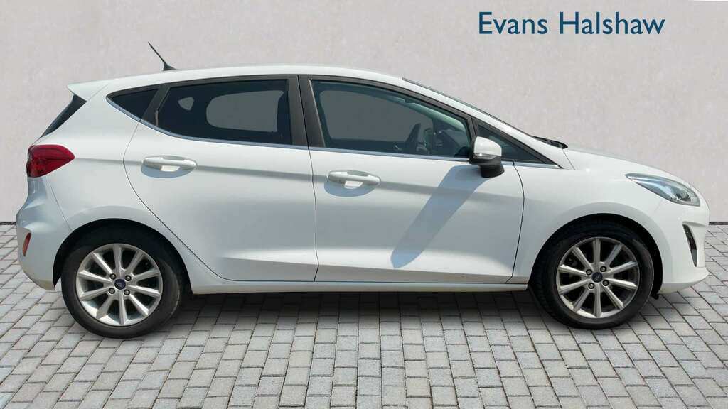 Ford Fiesta 1.0 Ecoboost Titanium 2017 SH67VHM White #2