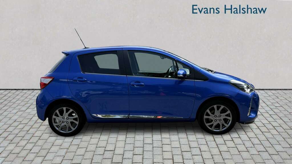 Toyota Yaris 1.5 Vvt-i Excel 2017 Blue #2