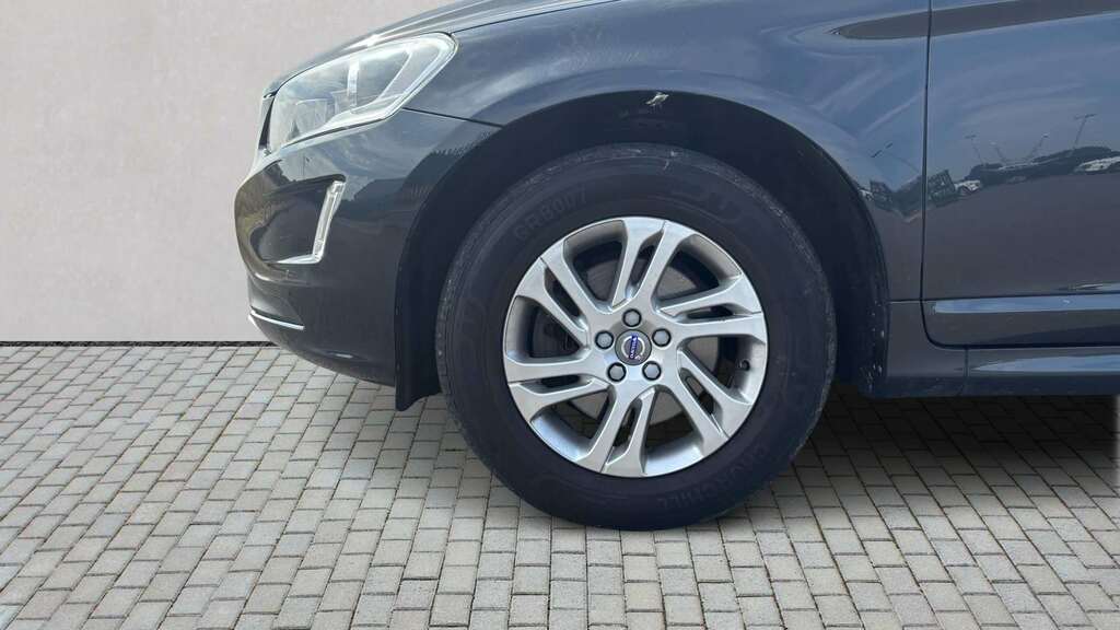 Volvo XC60 Suv White #5