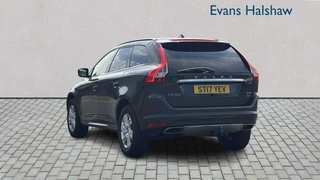 Volvo XC60 Suv White #1