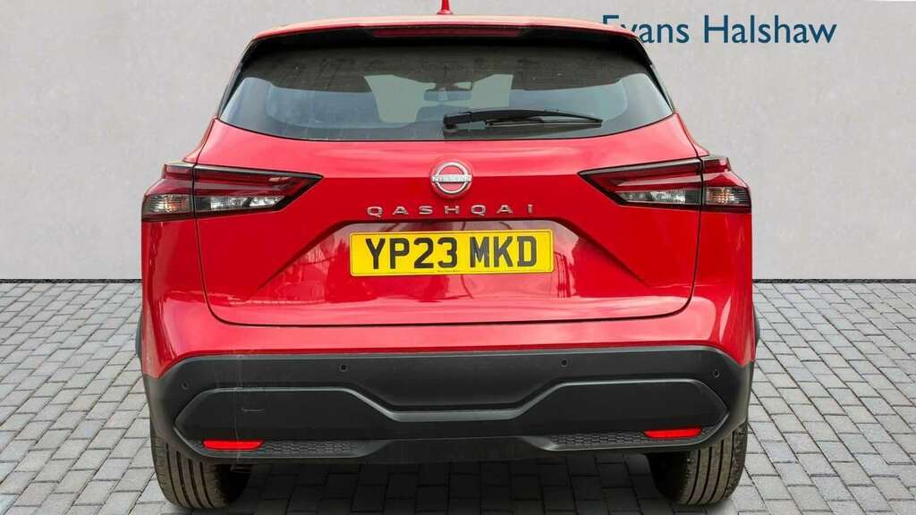 Nissan Qashqai 1.3 Dig-t Mh Acenta Premium 2023 YP23MKD Red #3