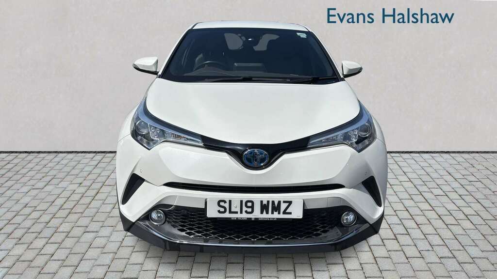 Toyota C-Hr 1.8 Hybrid Excel Cvt Leather 2019 SL19WMZ White #3