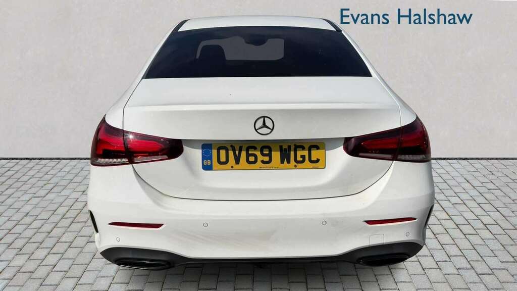 Mercedes-Benz A Class A200 Amg Line Premium 2019 OV69WGC White #3