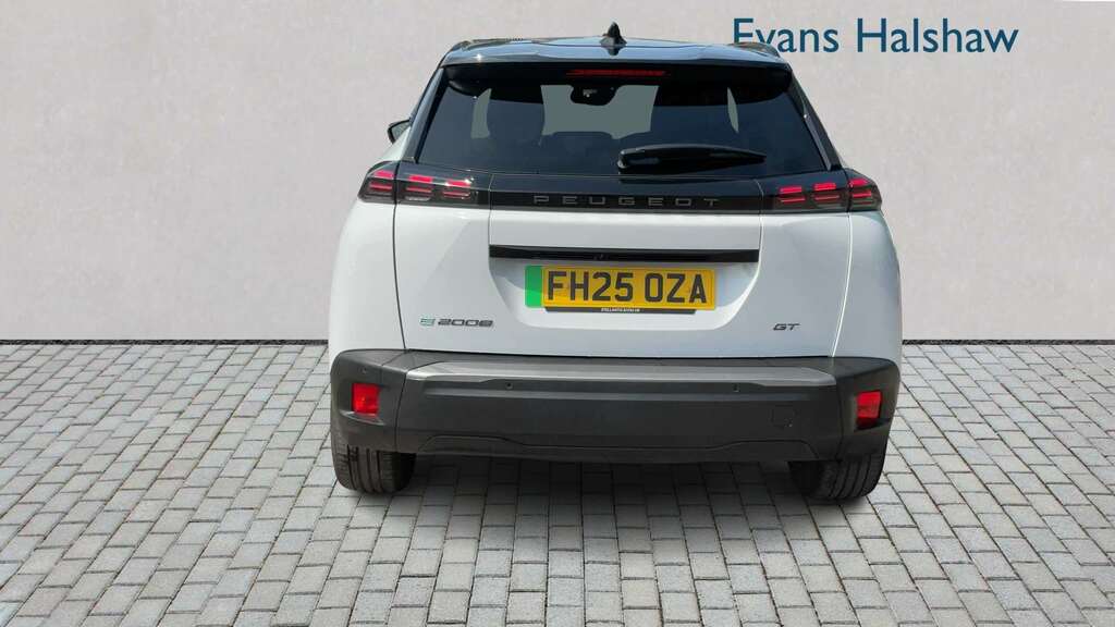 Peugeot e-2008 115Kw Gt 54Kwh 2025 White #3