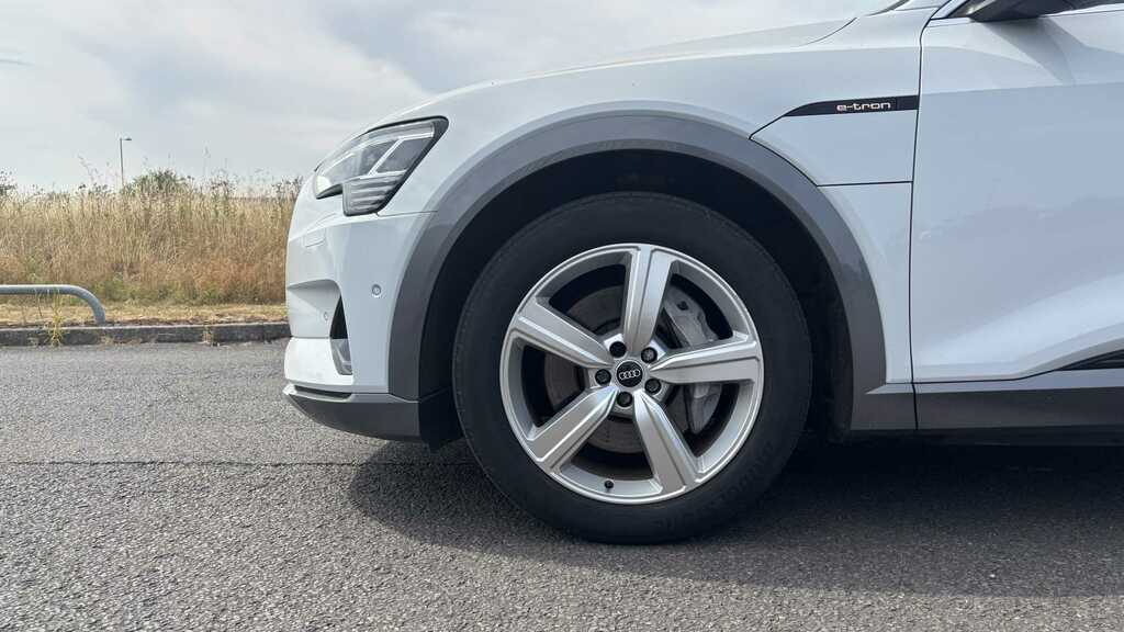 Audi E-tron 230Kw 50 Quattro 71Kwh Technik 2021 White #6