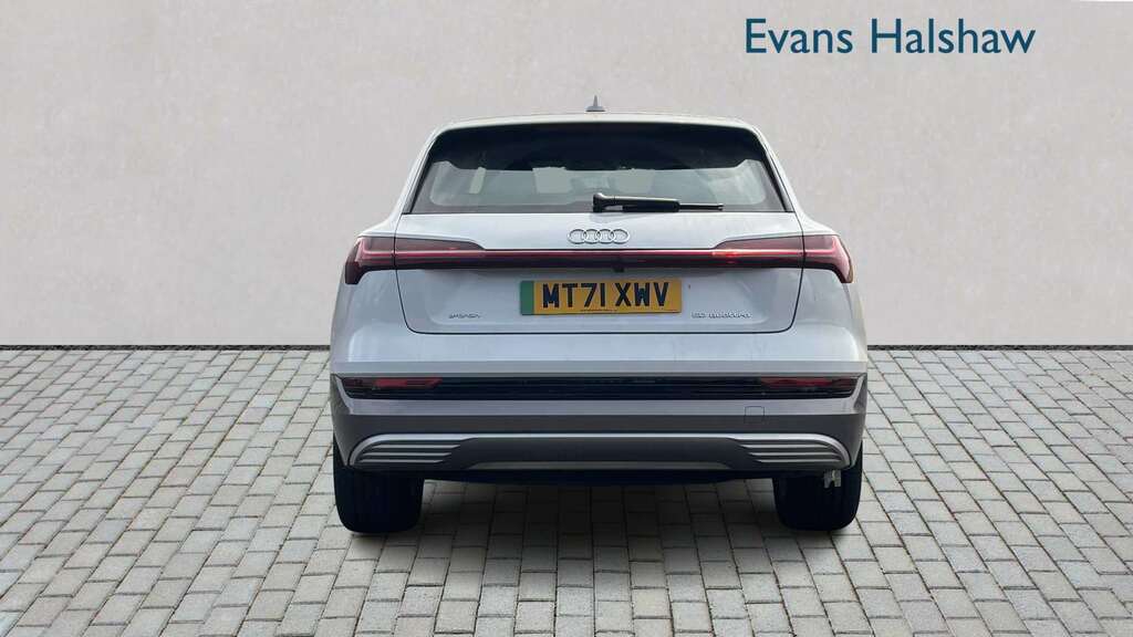 Audi E-tron 230Kw 50 Quattro 71Kwh Technik 2021 White #4
