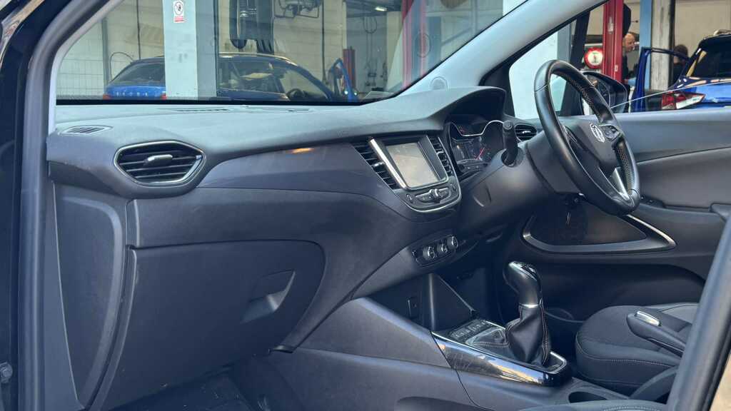 Vauxhall Crossland X Tech Line Nav Ss Red #1