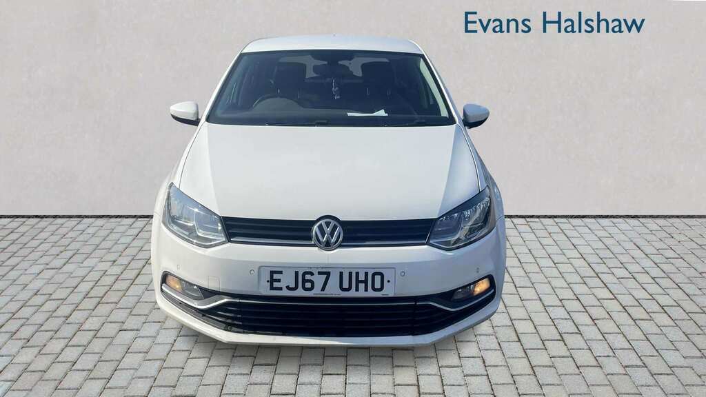 Volkswagen Polo 1.2 Tsi Match Edition 2017 EJ67UHO White #2