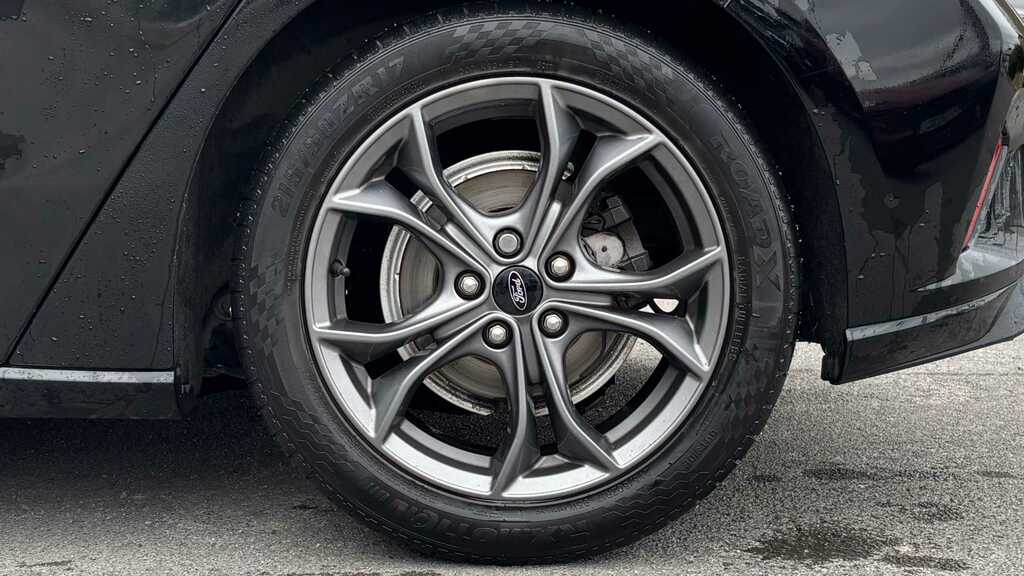 Ford Focus 1.0 Ecoboost 125 Vignale Black #7