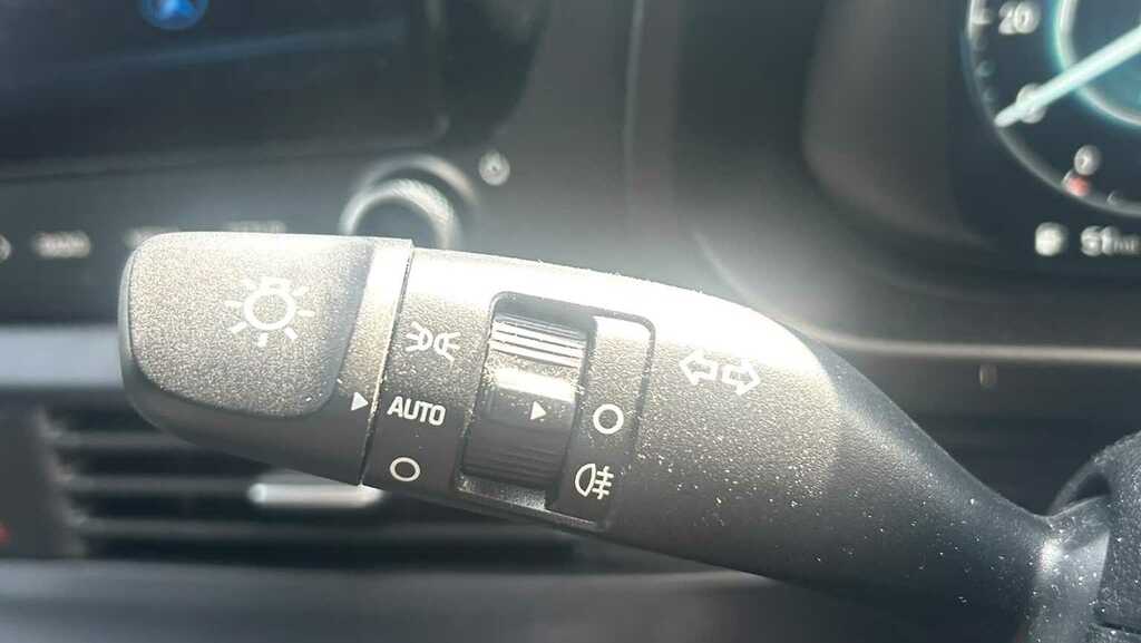 Hyundai Bayon Suv White #10