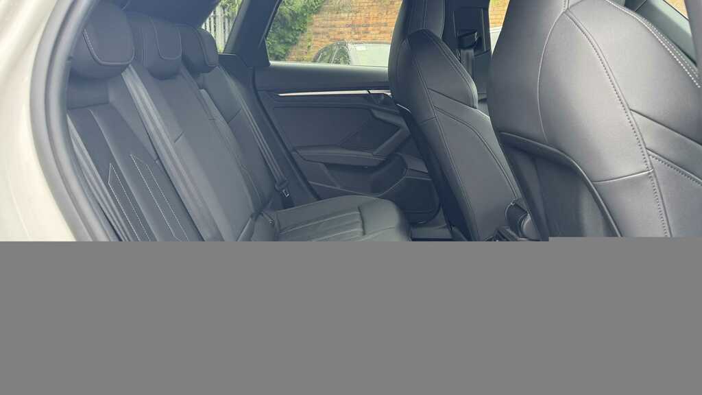 Audi A3 30 Tfsi S Line 2022 J13UTM White #4