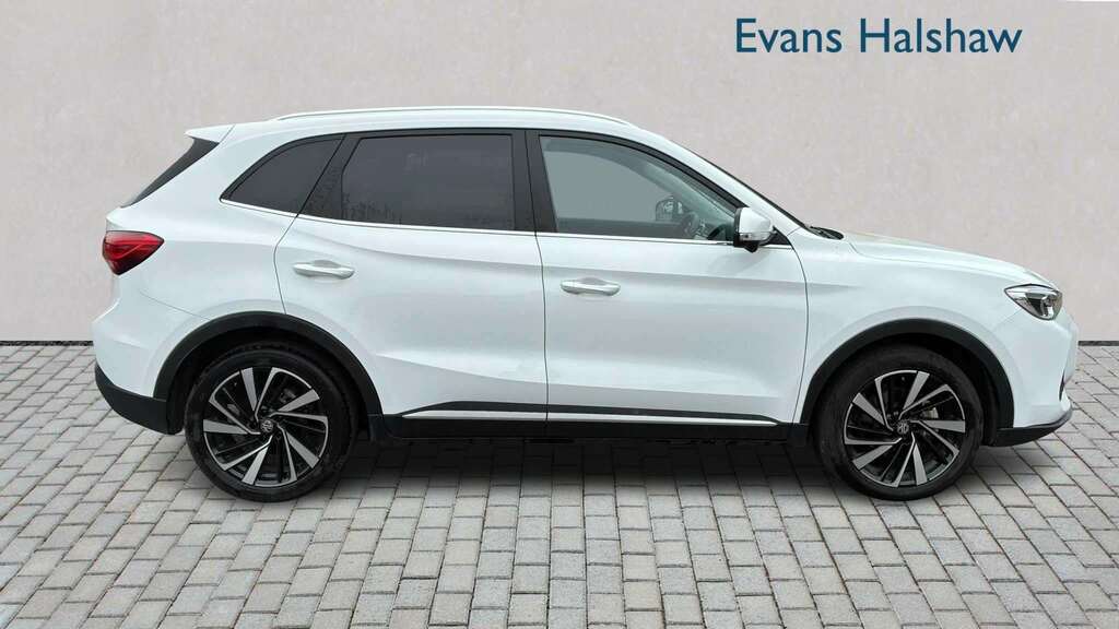 MG ZS 1.5 Hybrid Trophy 2025 White #4