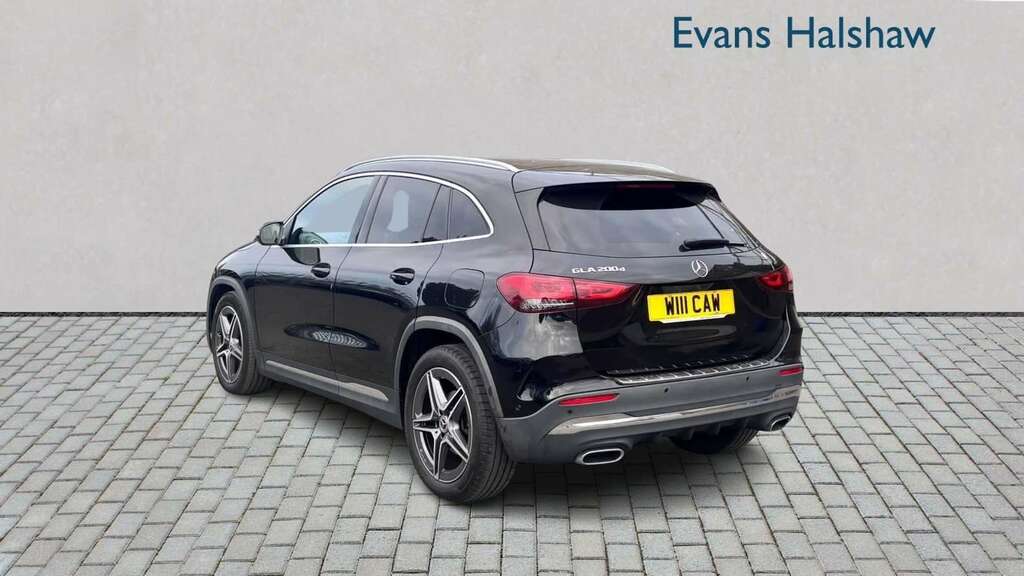 Mercedes-Benz GLA Class 200D Amg Line Executive 2021 Black #2
