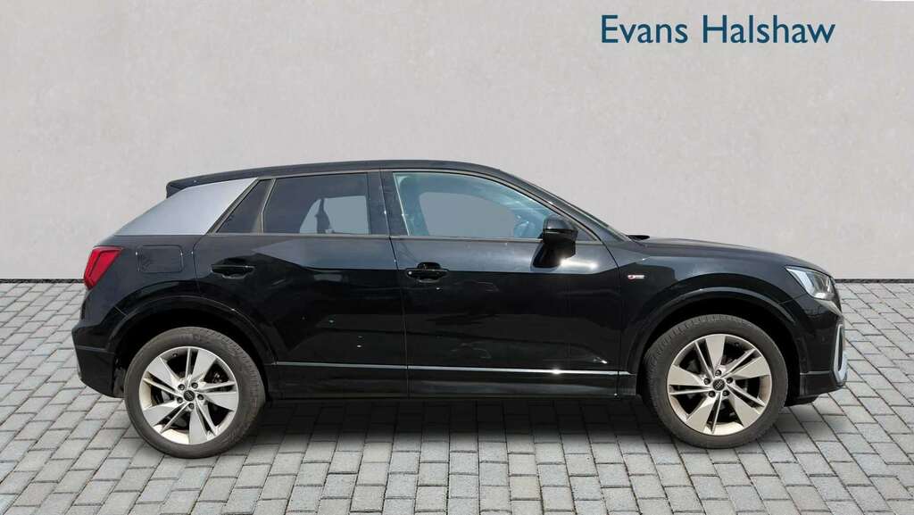 Audi Q2 35 Tfsi S Line 2023 Black #2