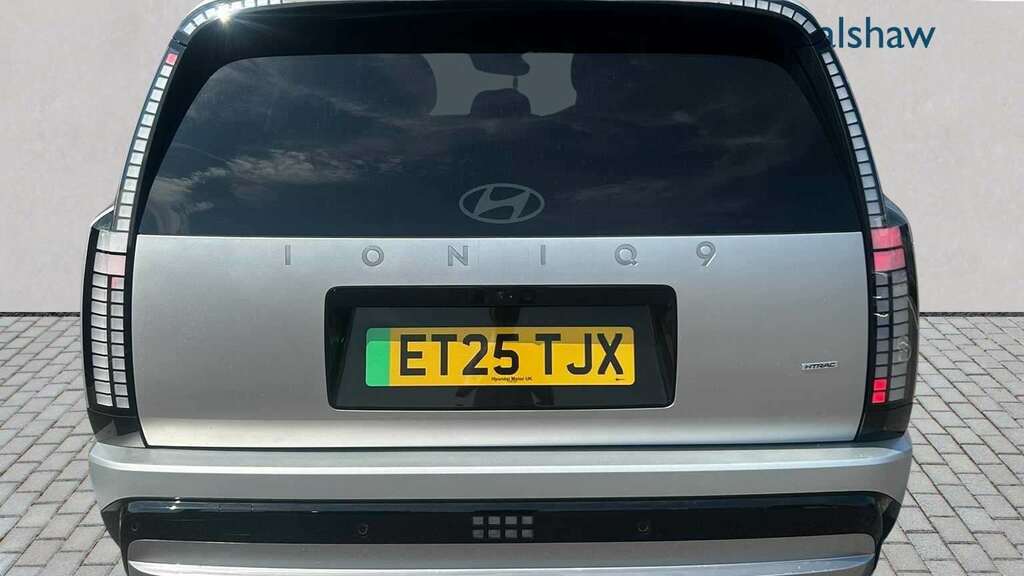 Hyundai Ioniq 226Kw Ultimate 110Kwh Awd 2025 Gold #4