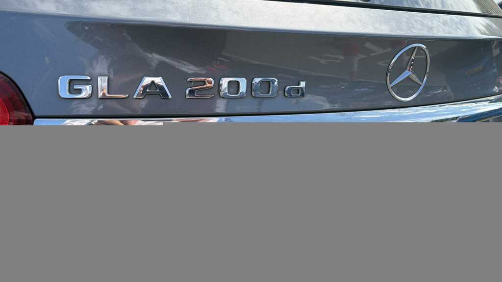 Mercedes-Benz GLA Class 200D Se 2018 Grey #5
