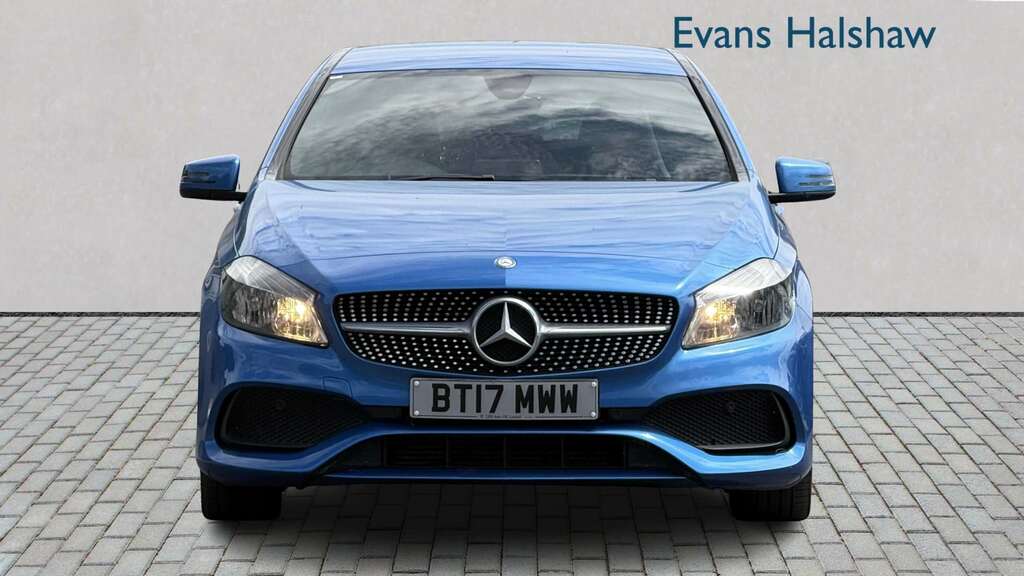 Mercedes-Benz A Class A180d Amg Line 2017 Blue #3