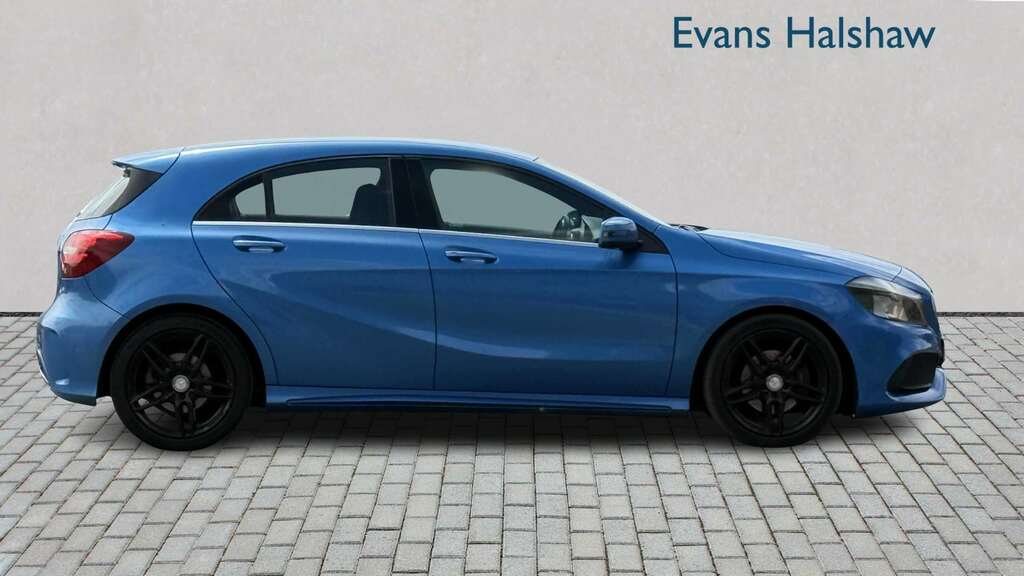 Mercedes-Benz A Class A180d Amg Line 2017 Blue #2