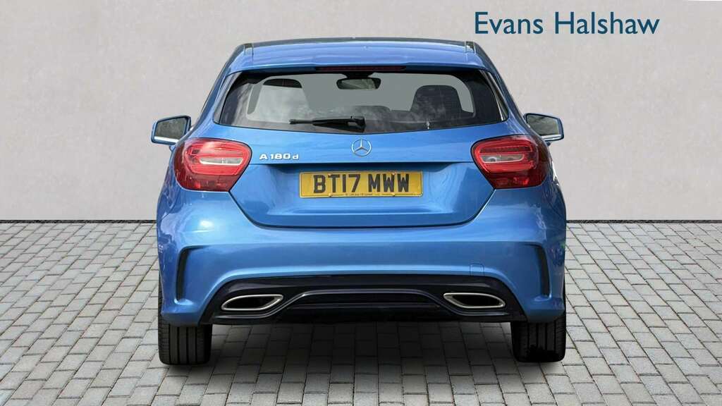 Mercedes-Benz A Class A180d Amg Line 2017 Blue #4