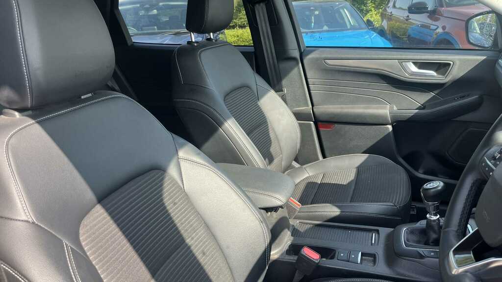 Ford Kuga 1.5 Ecoboost 150 Titanium Edition 2023 AO23ZRV Silver #3
