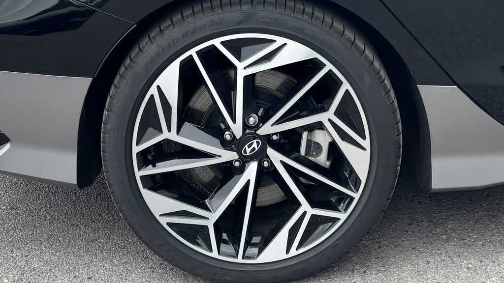 Hyundai Ioniq 6 168Kw Premium 77Kwh 2025 Black #5