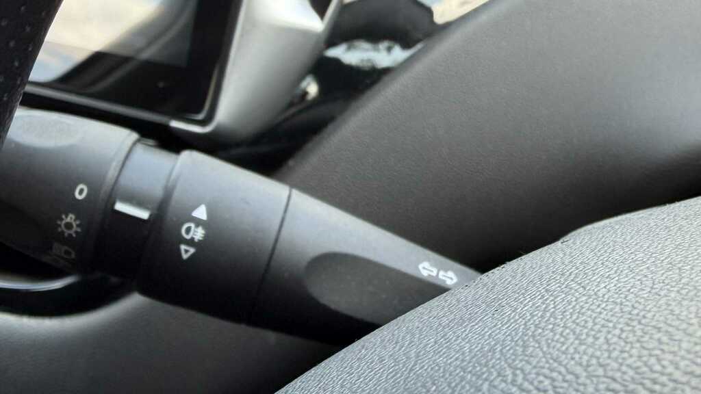 Peugeot 208 Hatchback White #15
