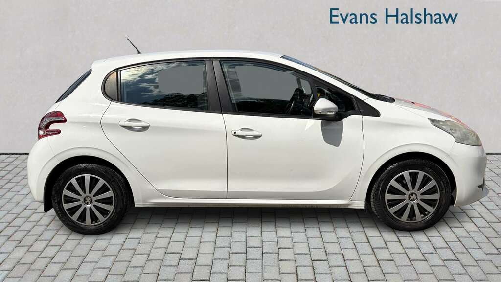 Peugeot 208 1.2 Vti Access 2013 White #5