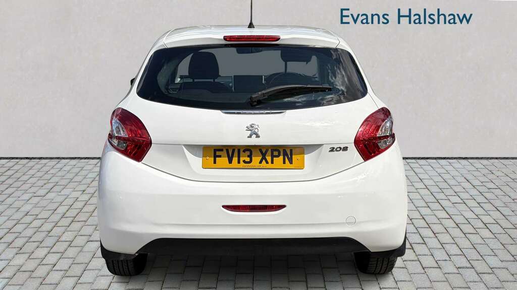 Peugeot 208 1.2 Vti Access 2013 White #4