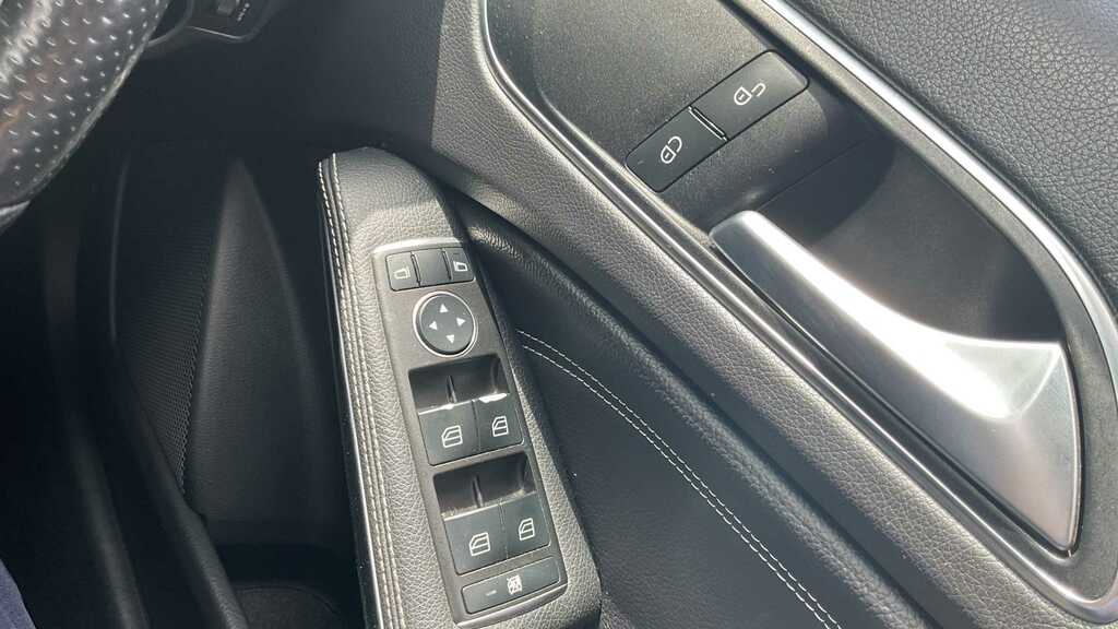 Mercedes-Benz A Class A180d Se Executive Silver #8