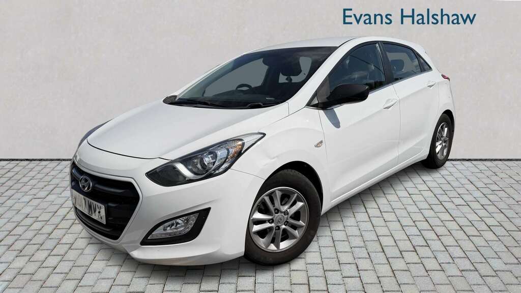 Hyundai I30 1.6 Crdi Blue Drive Se 2017 White #3