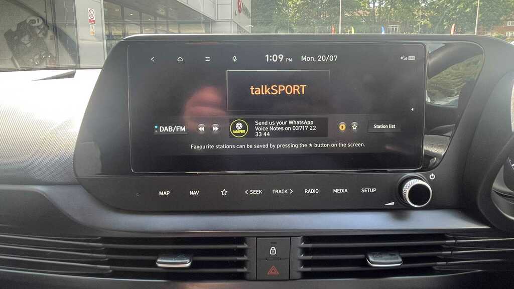 Hyundai Bayon 1.0 Tgdi 48V Mhev Premium Dct 2023 Grey #4