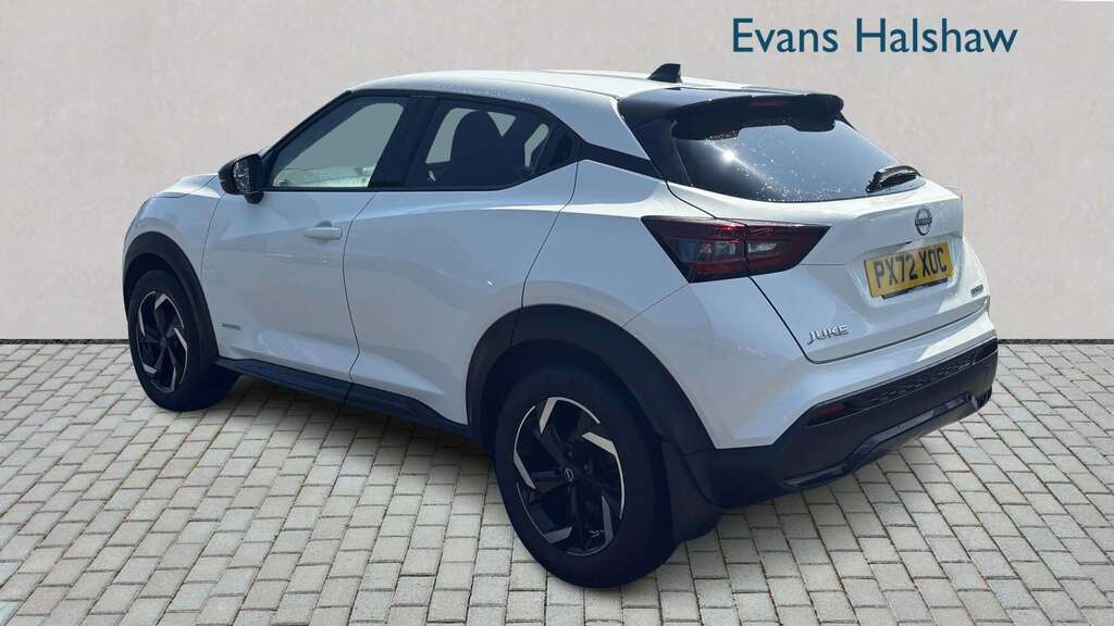 Nissan Juke Tekna Red #2