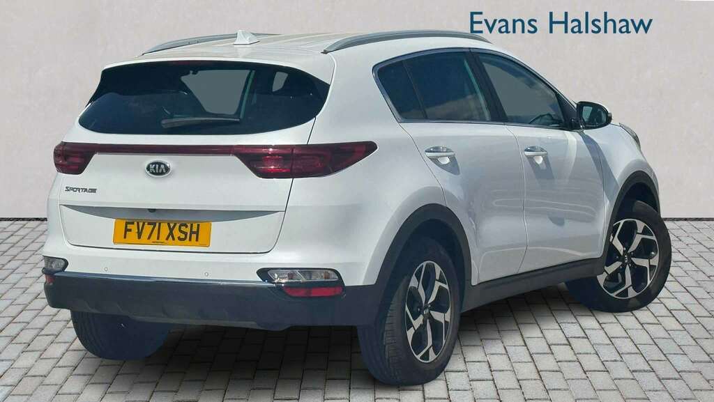 Kia Sportage 1.6 Gdi Isg 2 2022 FV71XSH White #2