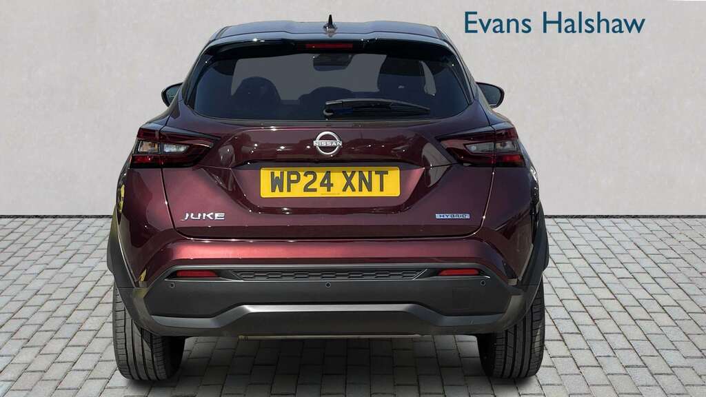 Nissan Juke 1.6 Hybrid Tekna 2024 Red #4