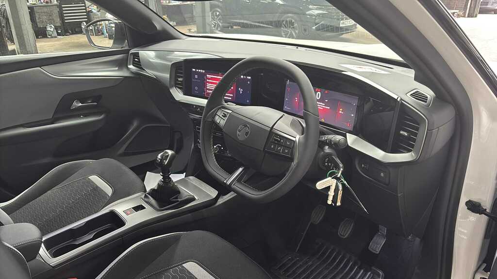 Vauxhall Mokka 1.2 Turbo 136 Griffin 2026 White #5
