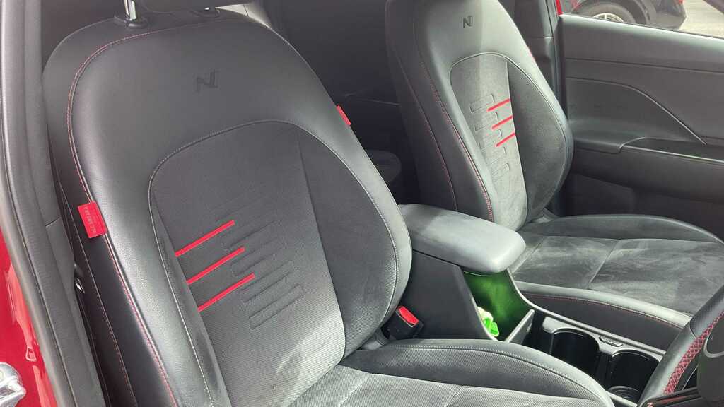 Hyundai Kona E 218Ps Ultimate White #19