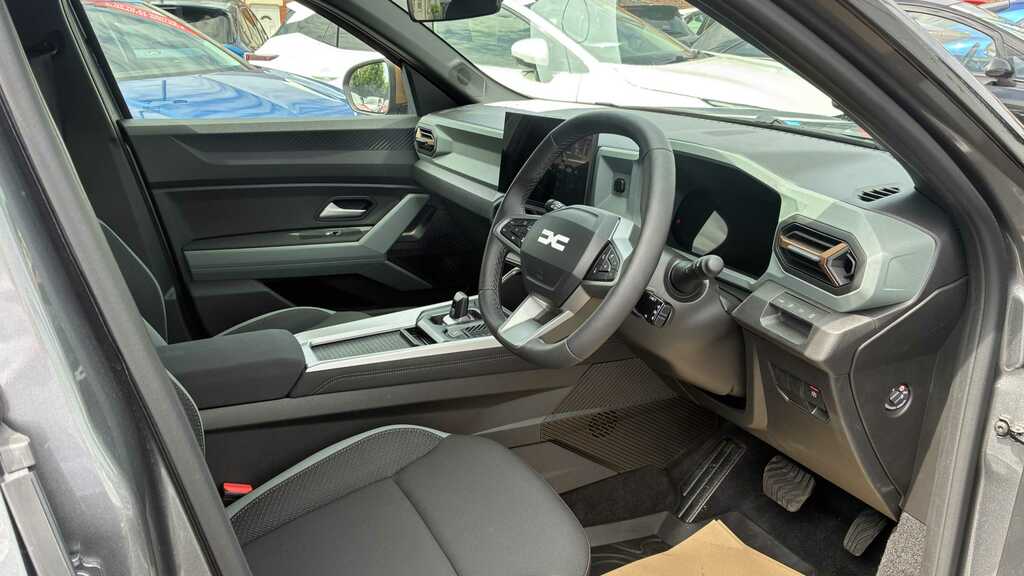 Dacia Bigster 1.2 Tce 140 Journey Black #38