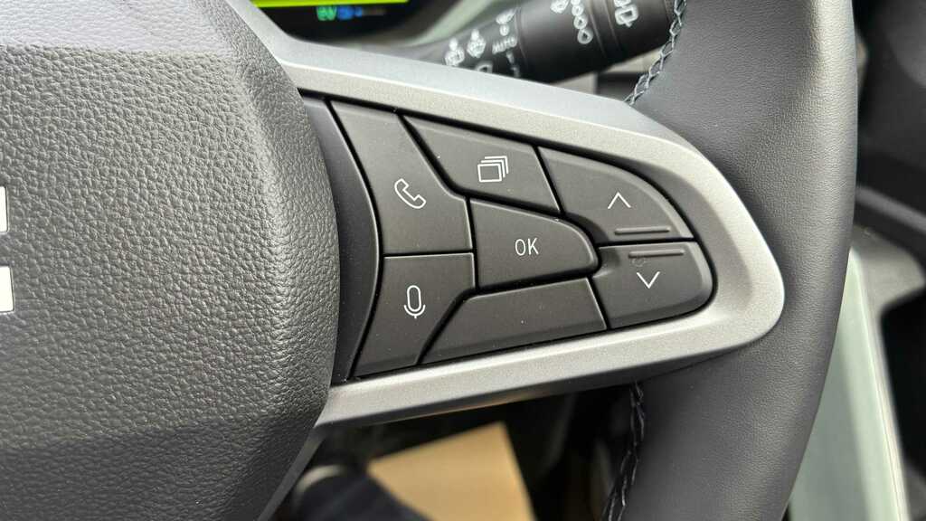 Dacia Bigster 1.2 Tce 140 Journey Black #24