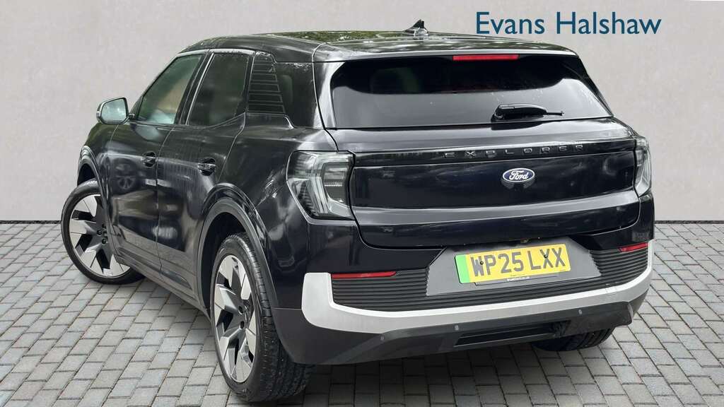 Ford Explorer 210Kw Premium 77Kwh 2025 Black #3