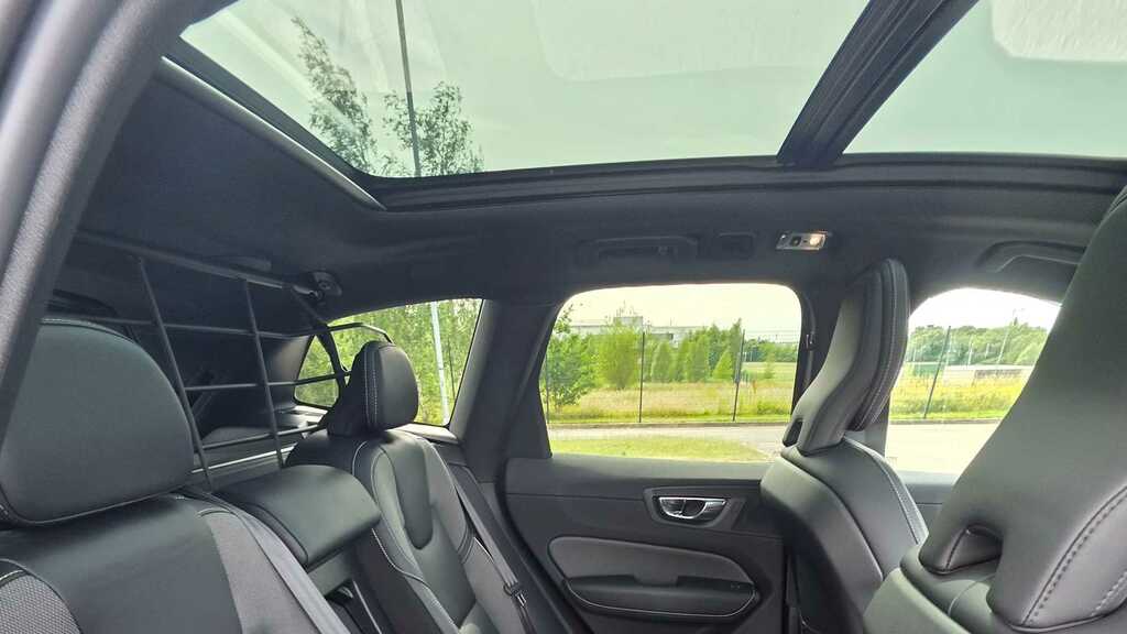 Volvo XC60 B4 R-design Mhev Red #7