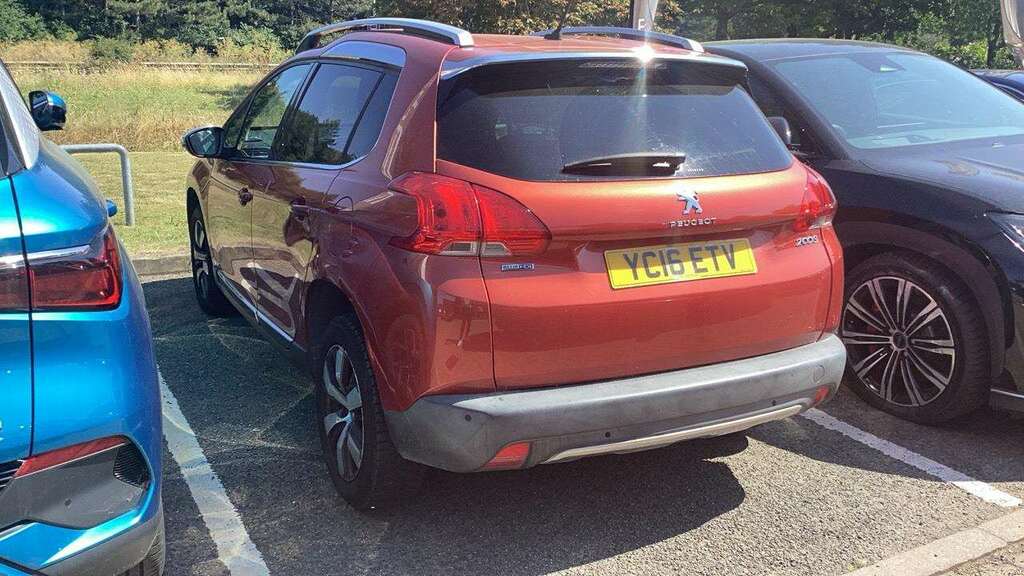 Peugeot 2008 1.6 Bluehdi 100 Allure Non Start Stop 2016 Red