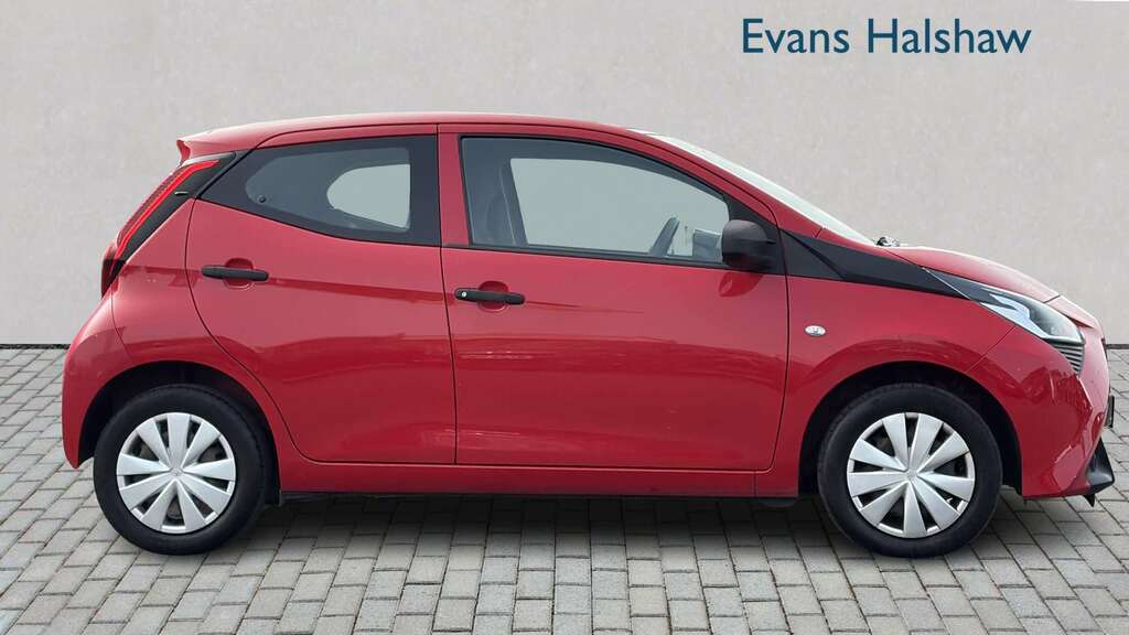 Toyota Aygo 1.0 Vvt-i X 2020 Red #2