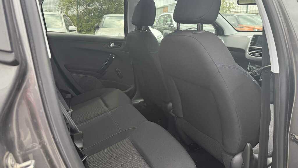 Peugeot 208 1.2 Puretech 82 Signature Start Stop 2019 Grey #2