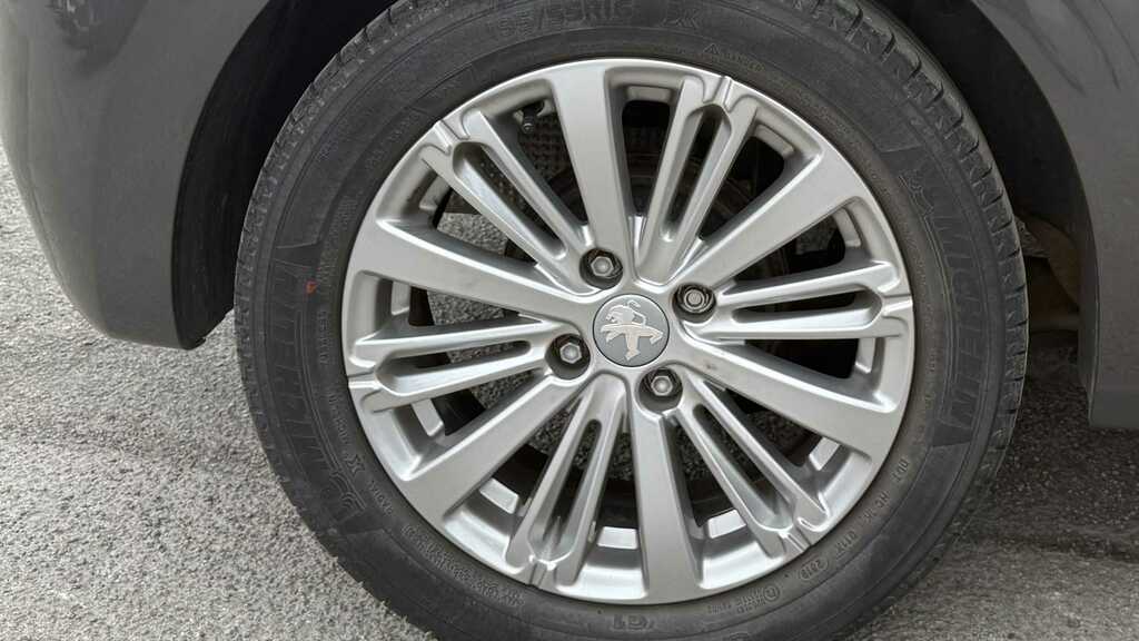 Peugeot 208 1.2 Puretech 82 Signature Start Stop 2019 Grey